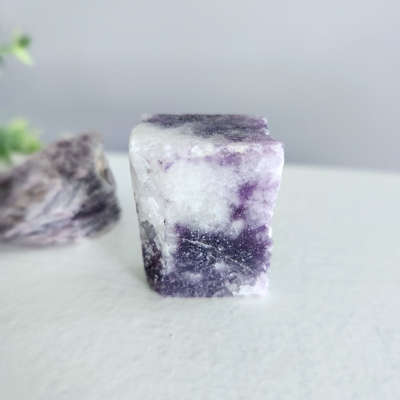Lepidolite bundle - 1 buddy & 2 raw pieces - Picture 7 of 14